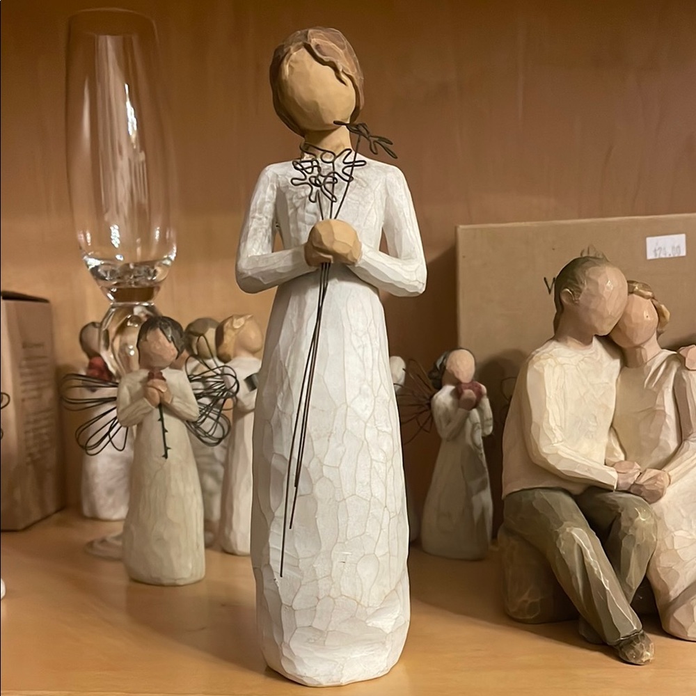 Willow Tree Figurine in White “ grateful “